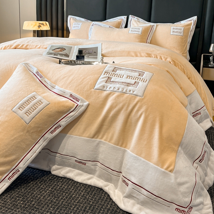 苹果星家纺 2025新款无印良品风230克全消光牛奶绒大拼角压线刺绣四件套-塔莉 塔莉-黄