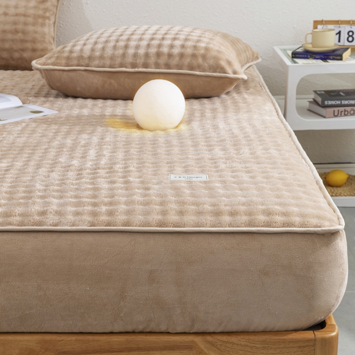 91家纺网 家纺一手货源 找家纺 恩和家纺 2025新款泡泡牛奶绒床笠 浅咖