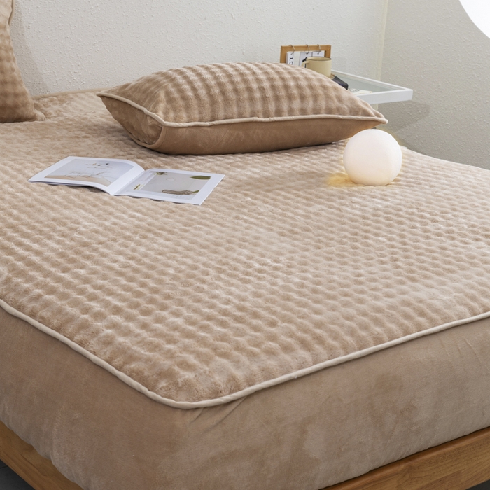 91家纺网 家纺一手货源 找家纺 恩和家纺 2025新款泡泡牛奶绒床笠 浅咖