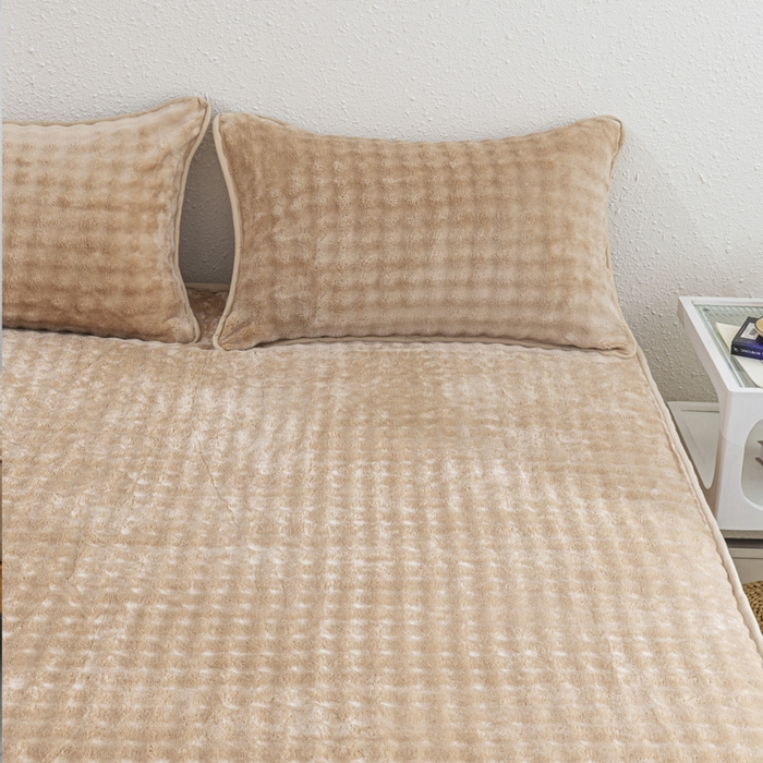 91家纺网 家纺一手货源 找家纺 恩和家纺 2025新款泡泡牛奶绒床笠 浅咖