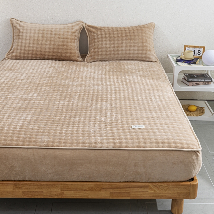 91家纺网 家纺一手货源 找家纺 恩和家纺 2025新款泡泡牛奶绒床笠 浅咖