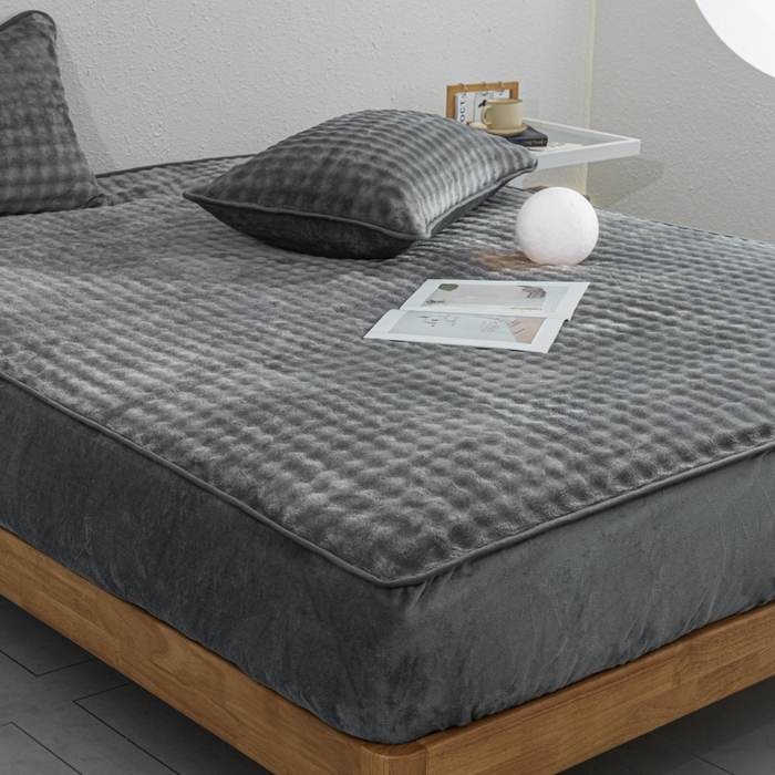 91家纺网 家纺一手货源 找家纺 恩和家纺 2025新款泡泡牛奶绒床笠 深灰