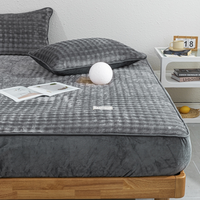 91家纺网 家纺一手货源 找家纺 恩和家纺 2025新款泡泡牛奶绒床笠 深灰