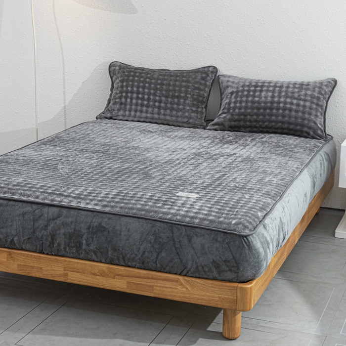 91家纺网 家纺一手货源 找家纺 恩和家纺 2025新款泡泡牛奶绒床笠 深灰