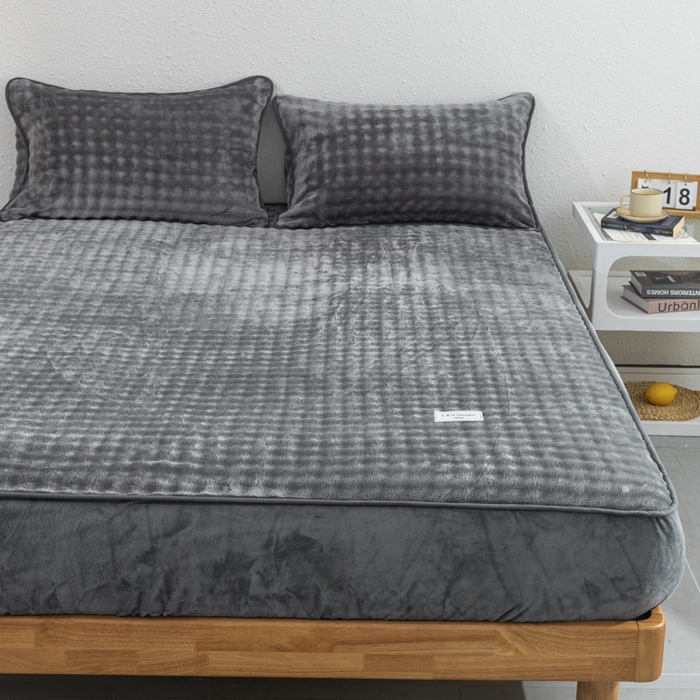 91家纺网 家纺一手货源 找家纺 恩和家纺 2025新款泡泡牛奶绒床笠 深灰