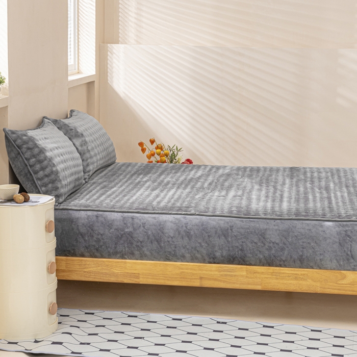 91家纺网 家纺一手货源 找家纺 恩和家纺 2025新款泡泡牛奶绒床笠 深灰