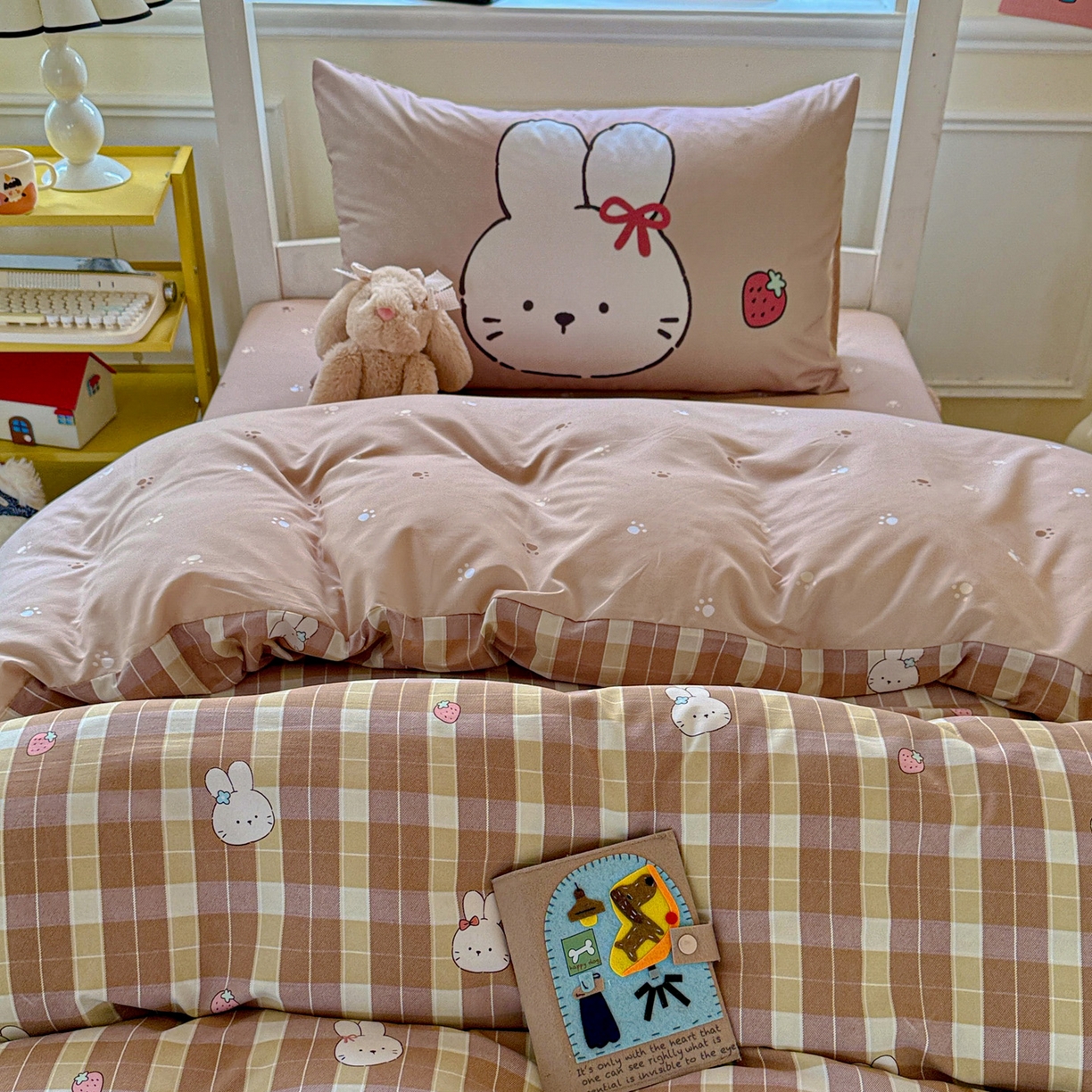 海岛哥哥 2025新款软柔棉105g大版双面印花宿舍学生三件套上下铺三件套 莓果兔