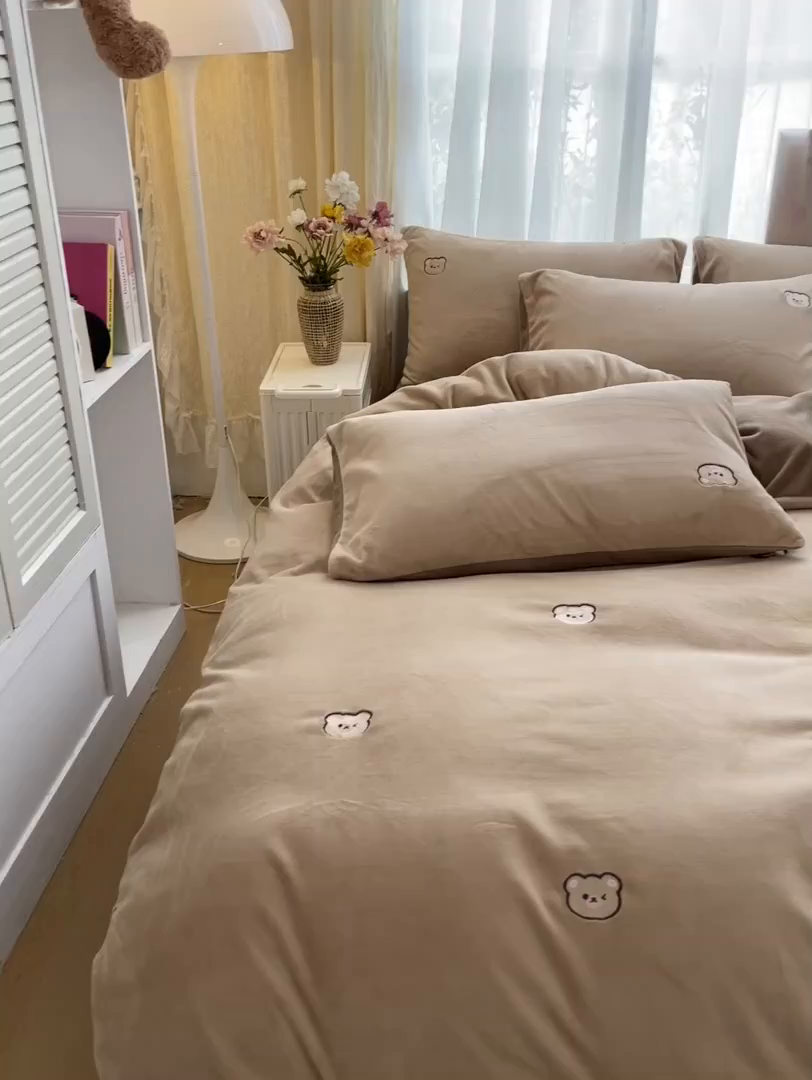 91家纺网 家纺一手货源 找家纺 （总）857家居 2025新款高克重牛奶绒刺绣四件套