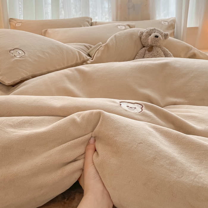 91家纺网 家纺一手货源 找家纺 （总）857家居 2025新款高克重牛奶绒刺绣四件套