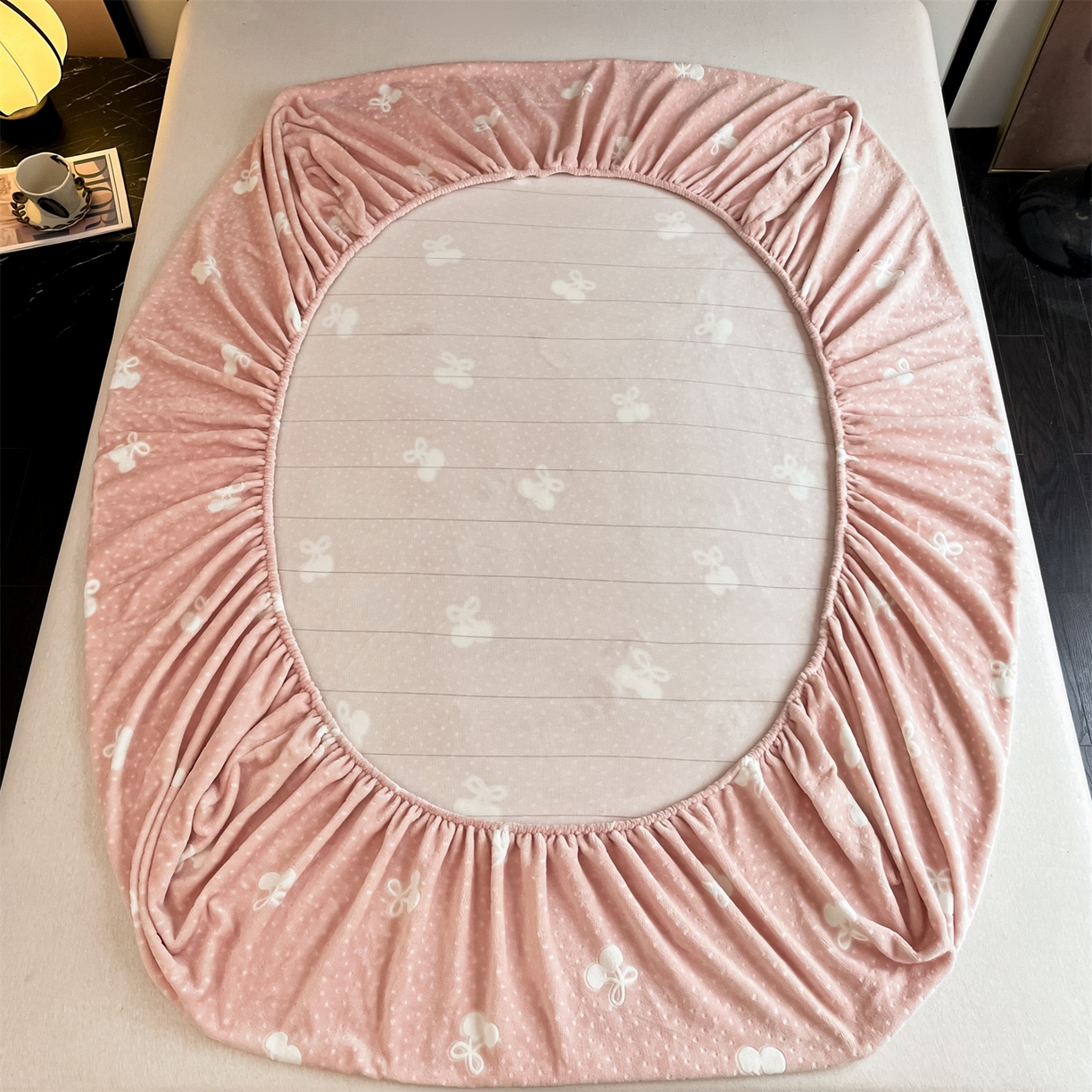 91家纺网 家纺一手货源 找家纺 （总）857家居 2025新款樱桃牛奶绒床笠