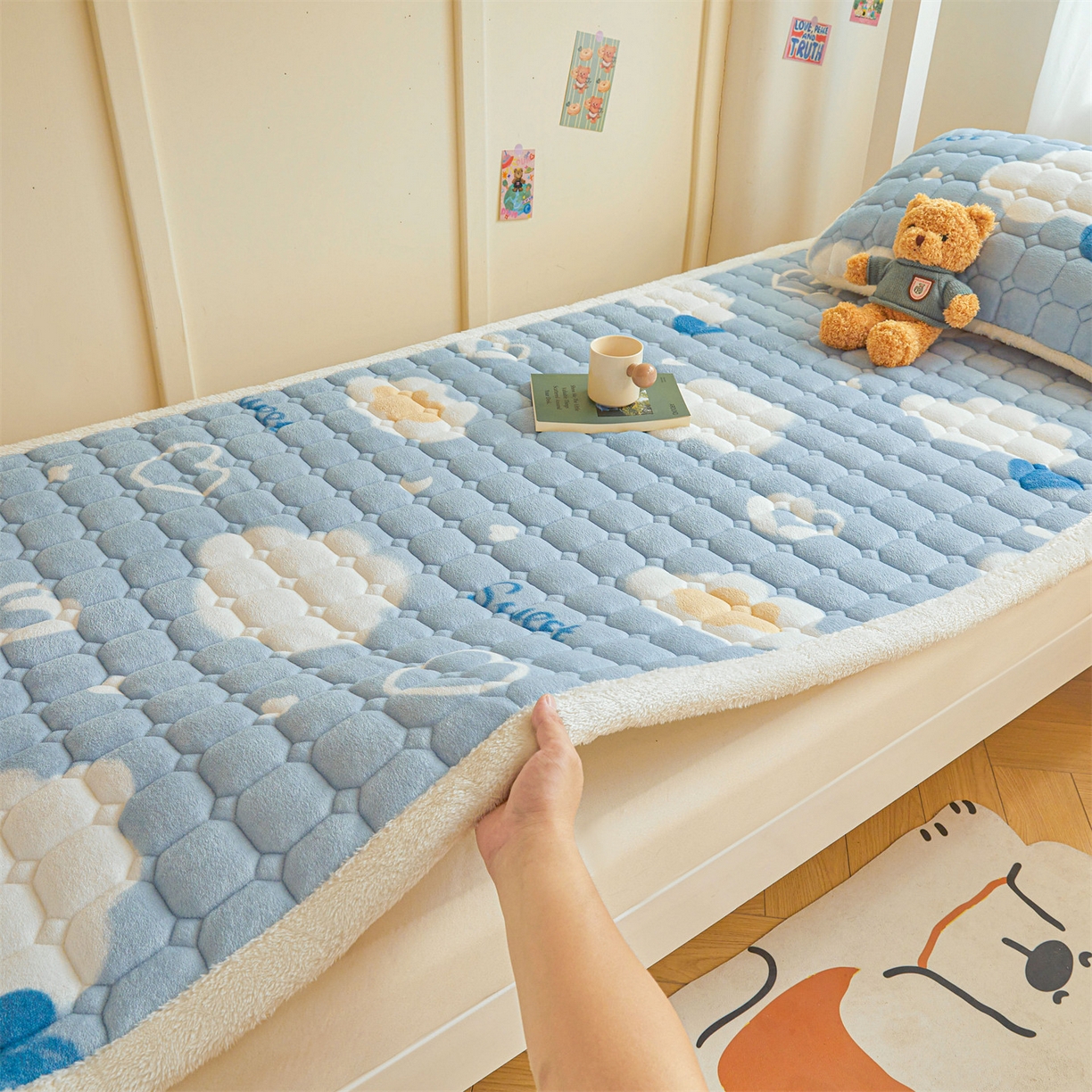 91家纺网 家纺一手货源 找家纺 雯豆家纺 【加厚款】2025新款牛奶绒床褥床垫学生宿舍床护垫子 牛奶绒床褥-爱心云【加厚款】