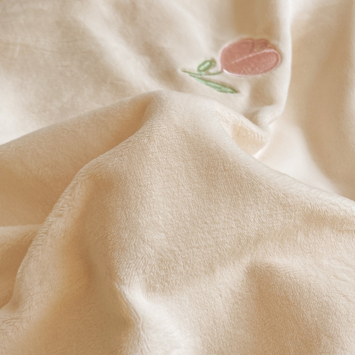 91家纺网 家纺一手货源 找家纺 857家居 2025新款高克重牛奶绒刺绣四件套 花语