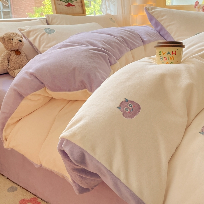 91家纺网 家纺一手货源 找家纺 857家居 2025新款高克重牛奶绒刺绣四件套 七彩怪兽