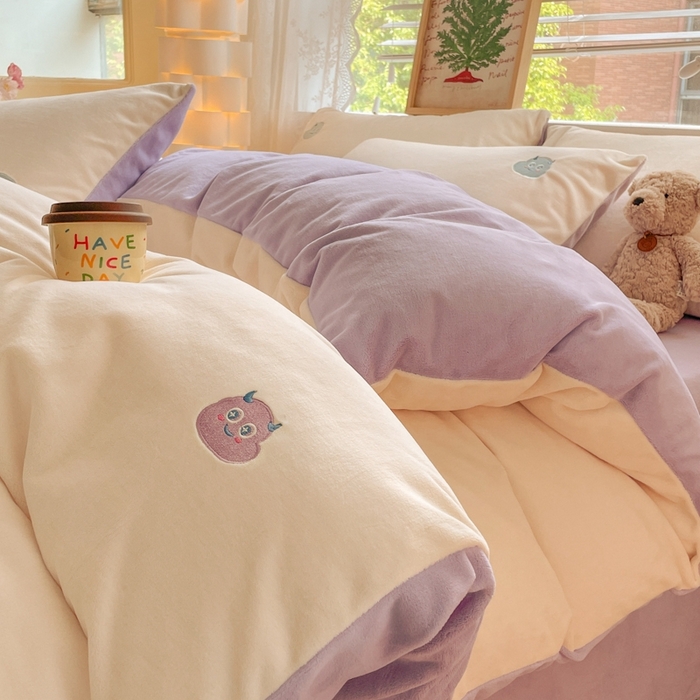 91家纺网 家纺一手货源 找家纺 857家居 2025新款高克重牛奶绒刺绣四件套 七彩怪兽