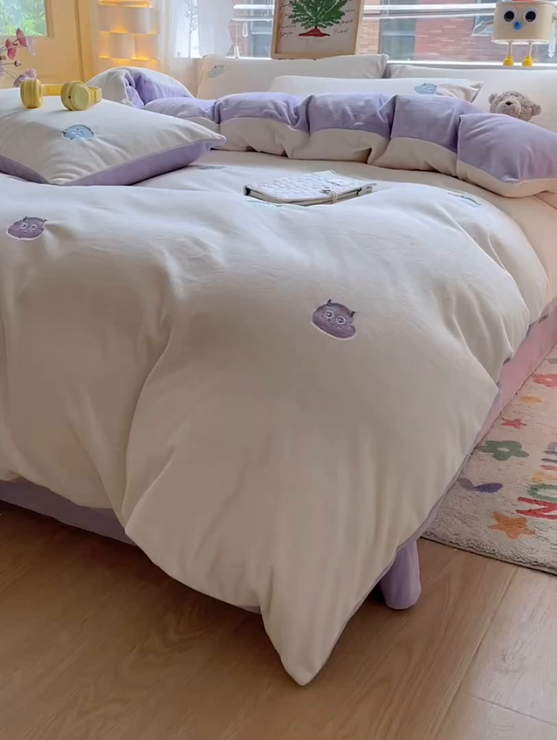 91家纺网 家纺一手货源 找家纺 857家居 2025新款高克重牛奶绒刺绣四件套 七彩怪兽