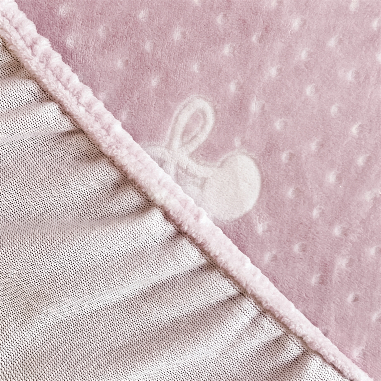 91家纺网 家纺一手货源 找家纺 857家居 2025新款樱桃牛奶绒床笠 樱桃-嫩粉