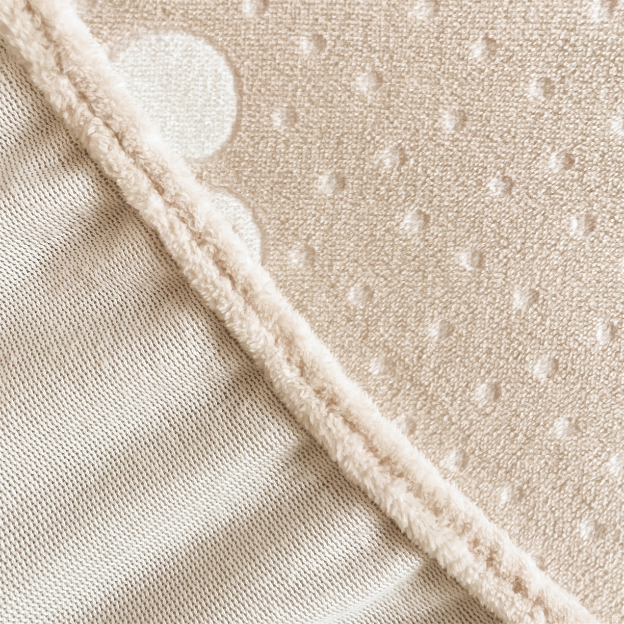 91家纺网 家纺一手货源 找家纺 857家居 2025新款樱桃牛奶绒床笠 樱桃-嫩黄