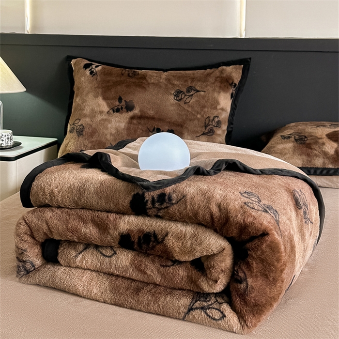 91家纺网 家纺一手货源 找家纺 （总）芙绣家纺 2025新款雪貂绒毛毯轻奢高级感办公室午休毯空调毯沙发毯加厚