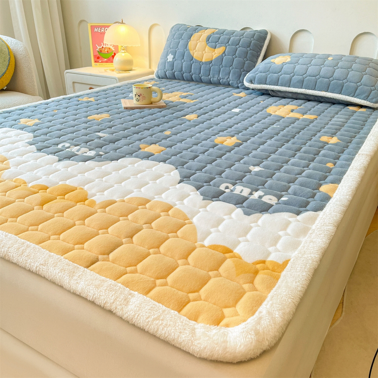 91家纺网 家纺一手货源 找家纺 （总）雯豆家纺 【加厚款】2025新款牛奶绒床垫床护垫印花小清新床褥床垫子