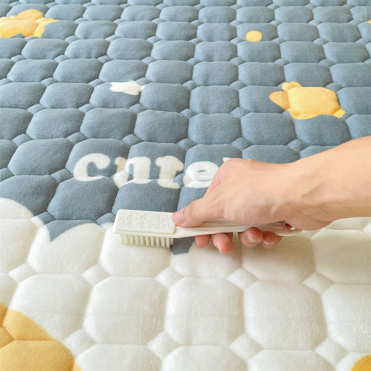 91家纺网 家纺一手货源 找家纺 （总）雯豆家纺 【加厚款】2025新款牛奶绒床垫床护垫印花小清新床褥床垫子