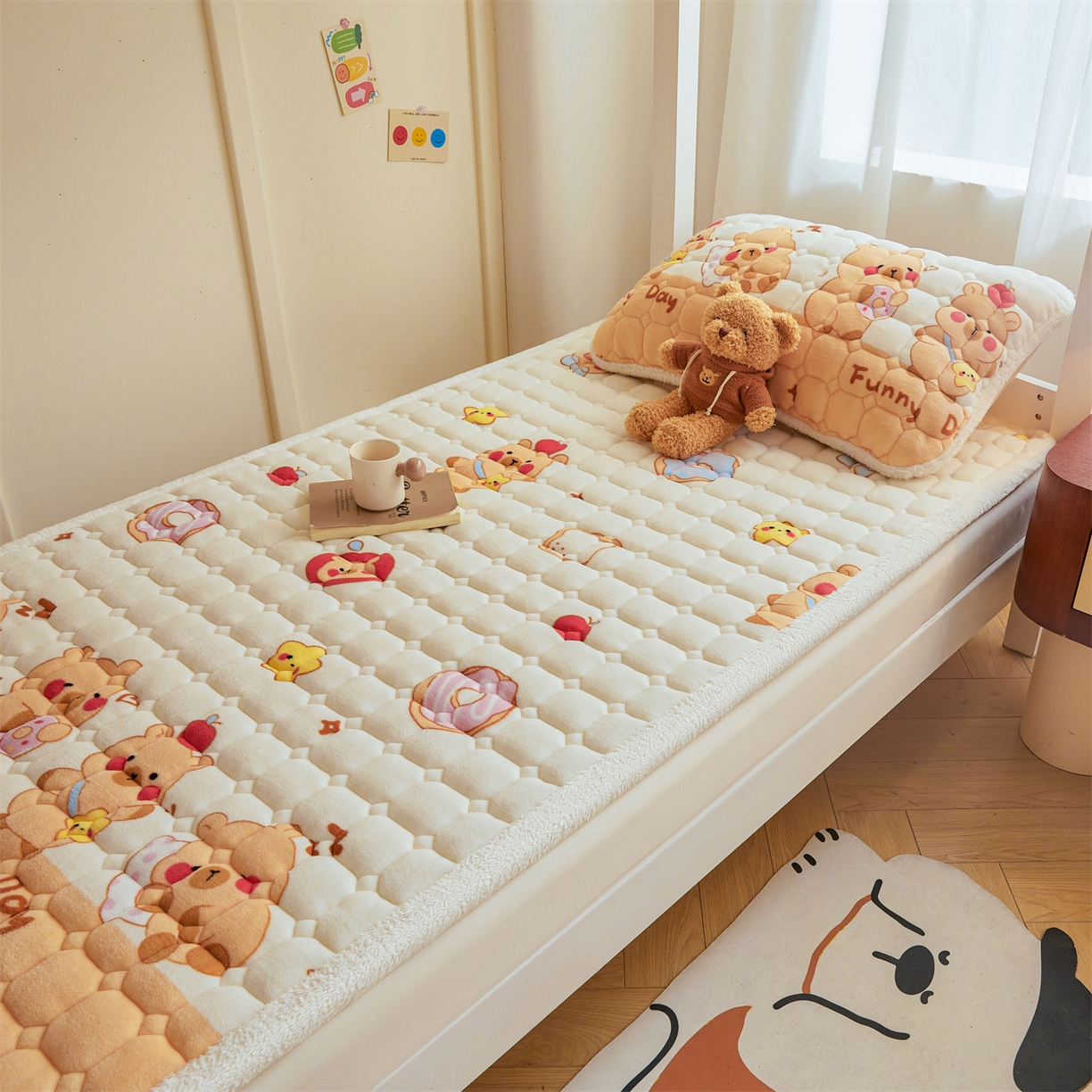 91家纺网 家纺一手货源 找家纺 雯豆家纺 【加厚款】2025新款牛奶绒床褥床垫学生宿舍床护垫子 牛奶绒床褥-欢乐聚会【加厚款】