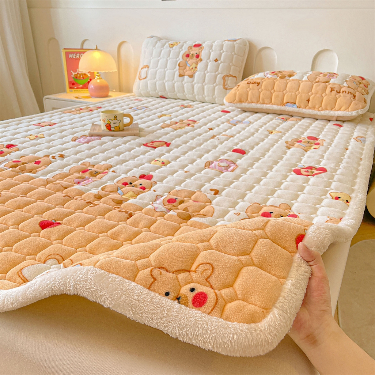 91家纺网 家纺一手货源 找家纺 （总）雯豆家纺 【加厚款】2025新款牛奶绒床垫床护垫印花小清新床褥床垫子