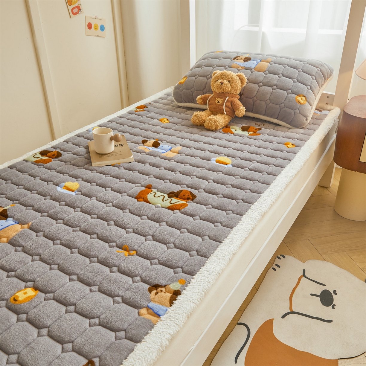 91家纺网 家纺一手货源 找家纺 雯豆家纺 【加厚款】2025新款牛奶绒床褥床垫学生宿舍床护垫子 牛奶绒床褥-腊肠狗【加厚款】