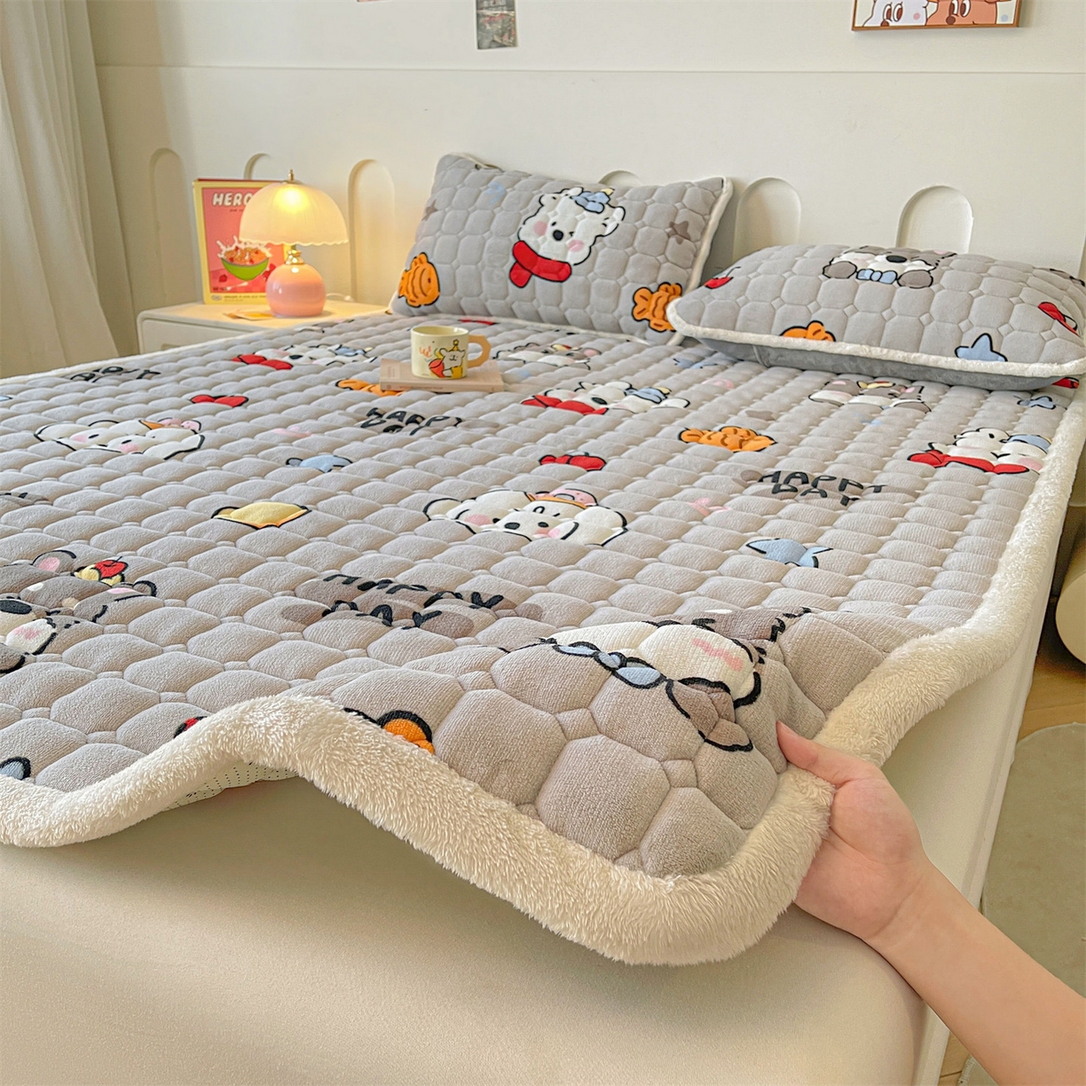 91家纺网 家纺一手货源 找家纺 （总）雯豆家纺 【加厚款】2025新款牛奶绒床垫床护垫印花小清新床褥床垫子