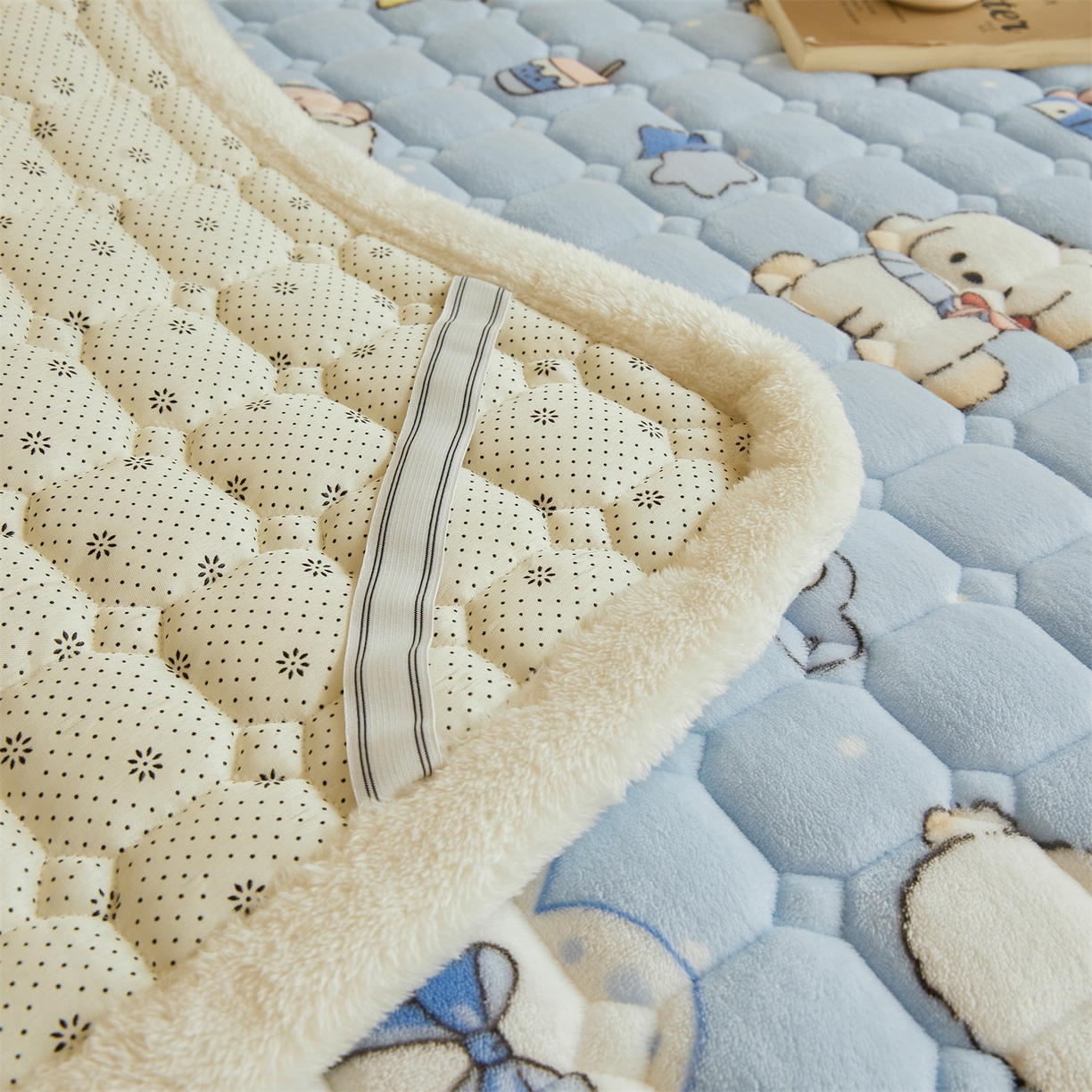 91家纺网 家纺一手货源 找家纺 雯豆家纺 【加厚款】2025新款牛奶绒床褥床垫学生宿舍床护垫子 牛奶绒床褥-奶蓝小狗【加厚款】