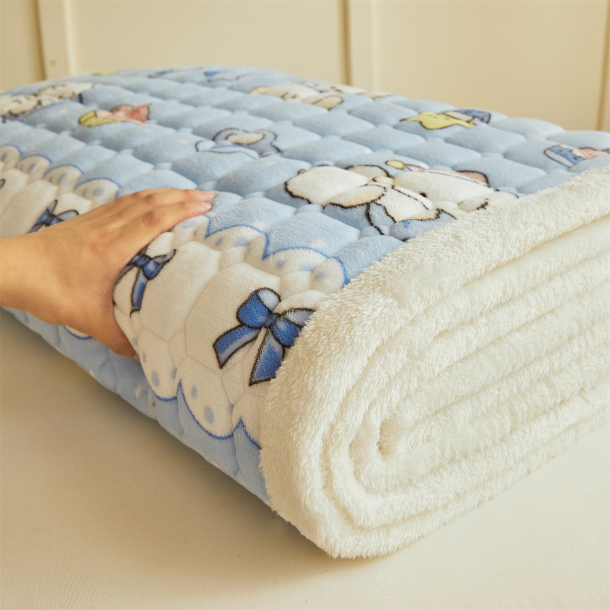 91家纺网 家纺一手货源 找家纺 雯豆家纺 【加厚款】2025新款牛奶绒床褥床垫学生宿舍床护垫子 牛奶绒床褥-奶蓝小狗【加厚款】