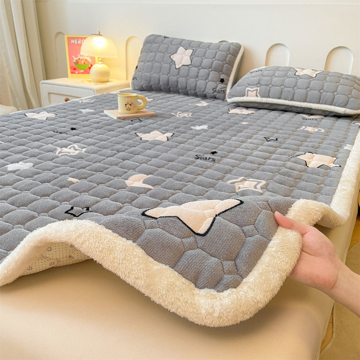 91家纺网 家纺一手货源 找家纺 （总）雯豆家纺 【加厚款】2025新款牛奶绒床垫床护垫印花小清新床褥床垫子