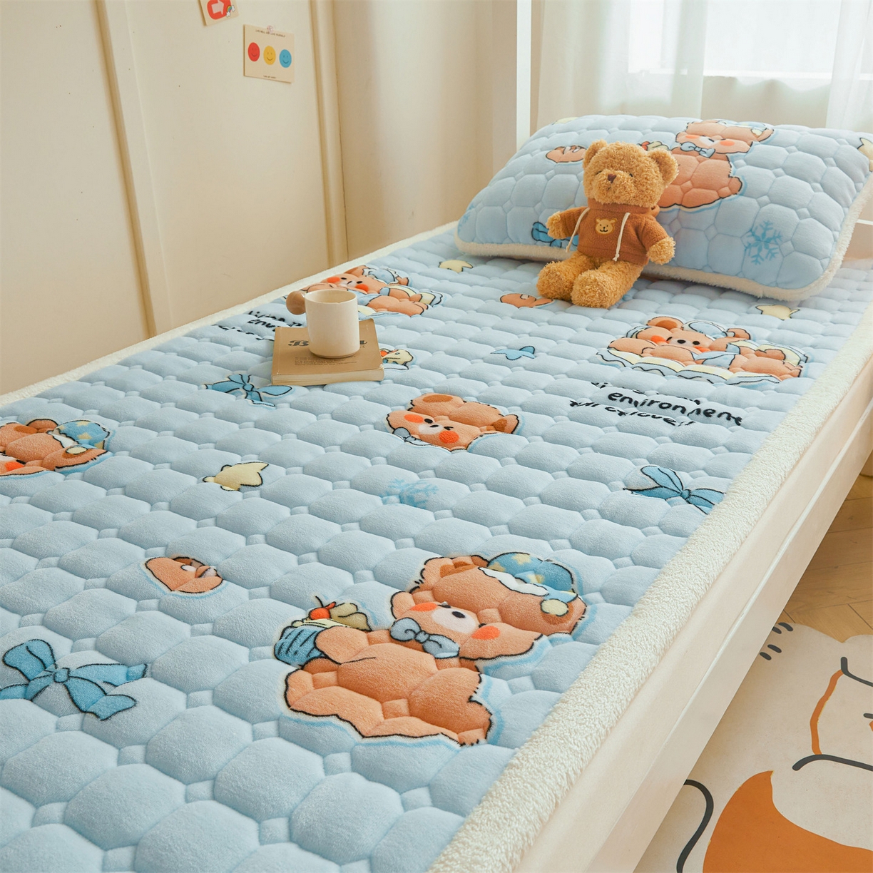 91家纺网 家纺一手货源 找家纺 雯豆家纺 【加厚款】2025新款牛奶绒床褥床垫学生宿舍床护垫子 牛奶绒床褥-趴趴熊【加厚款】