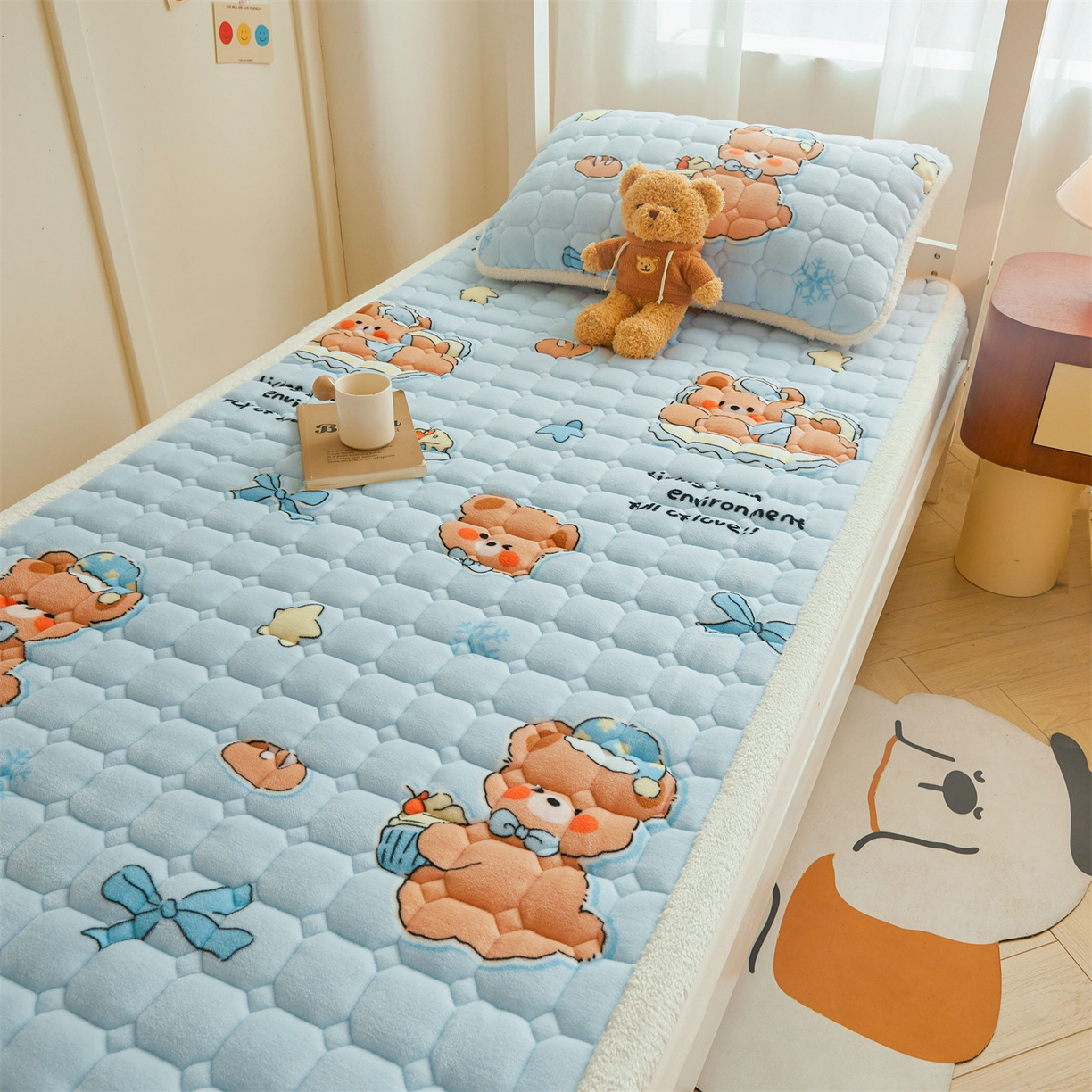 91家纺网 家纺一手货源 找家纺 雯豆家纺 【加厚款】2025新款牛奶绒床褥床垫学生宿舍床护垫子 牛奶绒床褥-趴趴熊【加厚款】