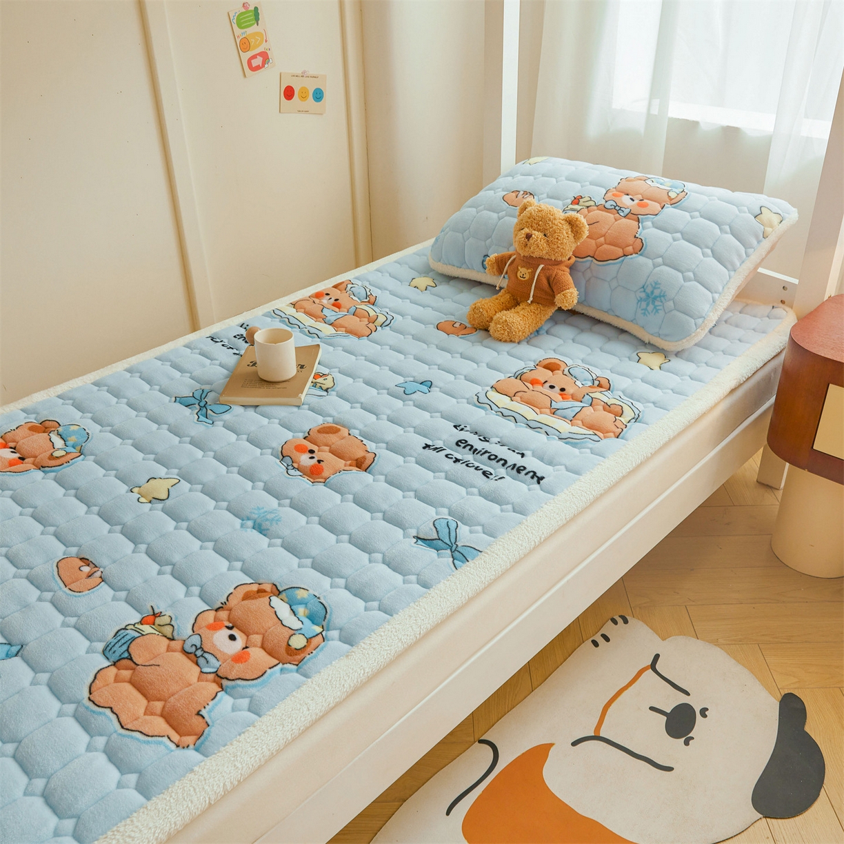 91家纺网 家纺一手货源 找家纺 雯豆家纺 【加厚款】2025新款牛奶绒床褥床垫学生宿舍床护垫子 牛奶绒床褥-趴趴熊【加厚款】