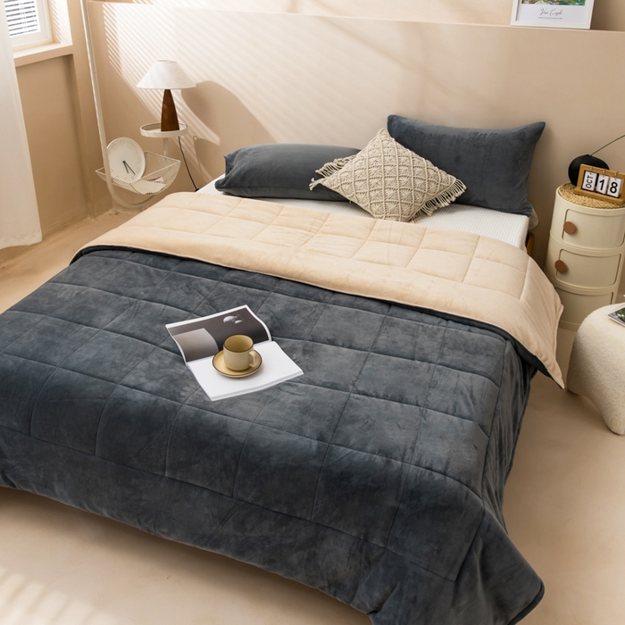 91家纺网 家纺一手货源 找家纺 （总）恩和家纺 2025新款牛奶绒方格绗缝毯