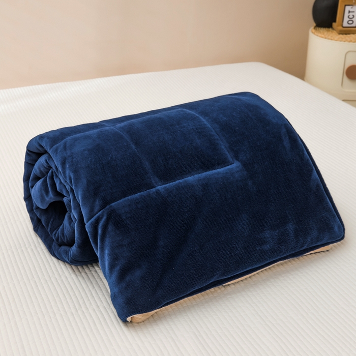 91家纺网 家纺一手货源 找家纺 （总）恩和家纺 2025新款牛奶绒方格绗缝毯