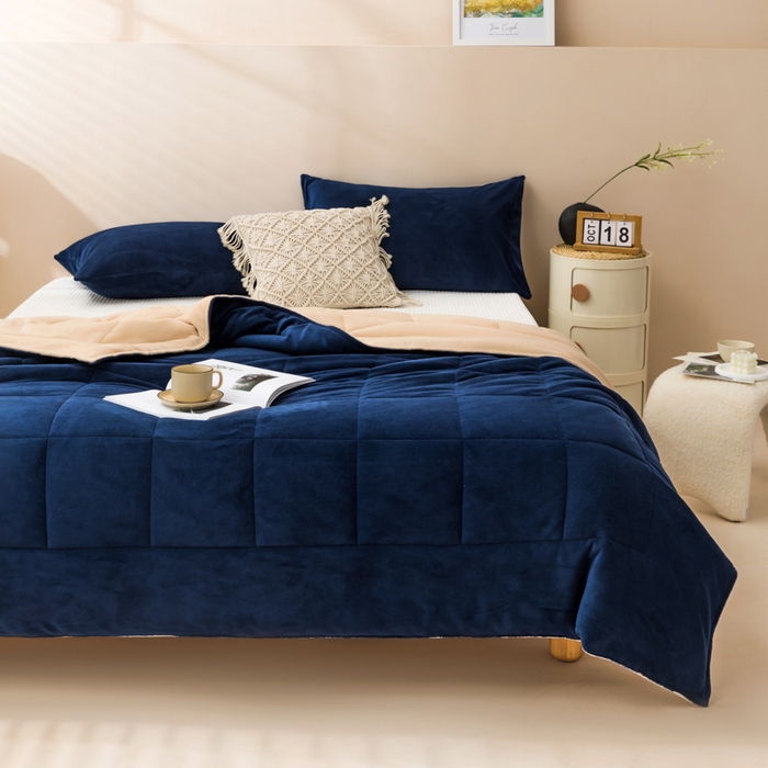 91家纺网 家纺一手货源 找家纺 （总）恩和家纺 2025新款牛奶绒方格绗缝毯