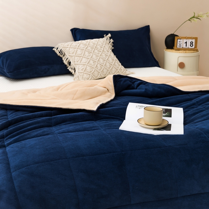 91家纺网 家纺一手货源 找家纺 （总）恩和家纺 2025新款牛奶绒方格绗缝毯