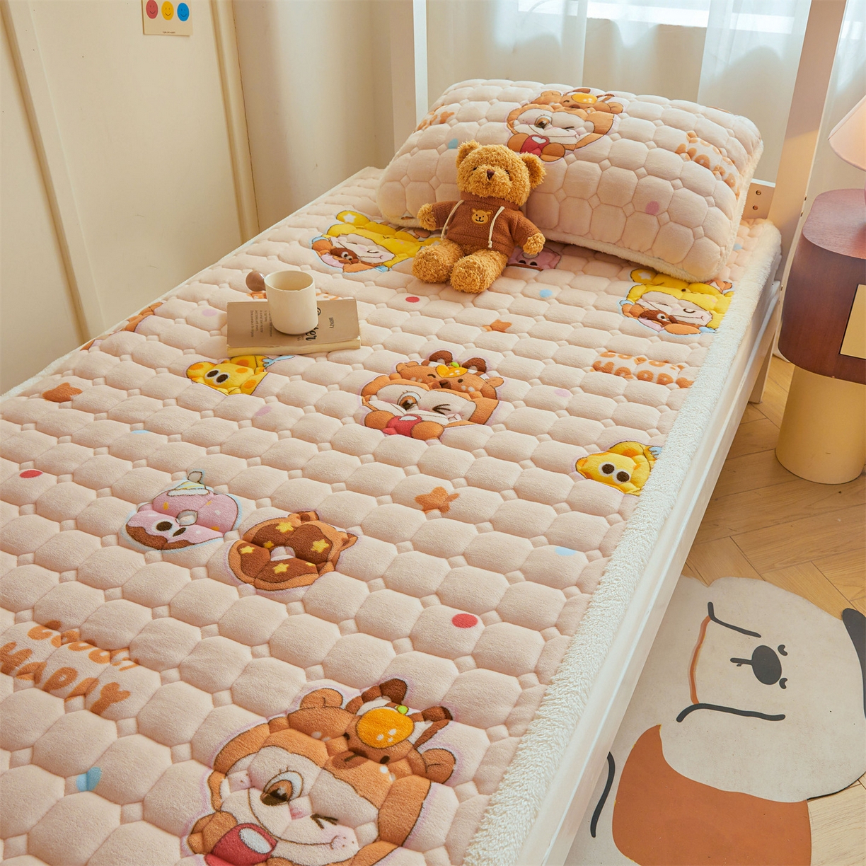 91家纺网 家纺一手货源 找家纺 雯豆家纺 【加厚款】2025新款牛奶绒床褥床垫学生宿舍床护垫子 牛奶绒床褥-甜心布布【加厚款】