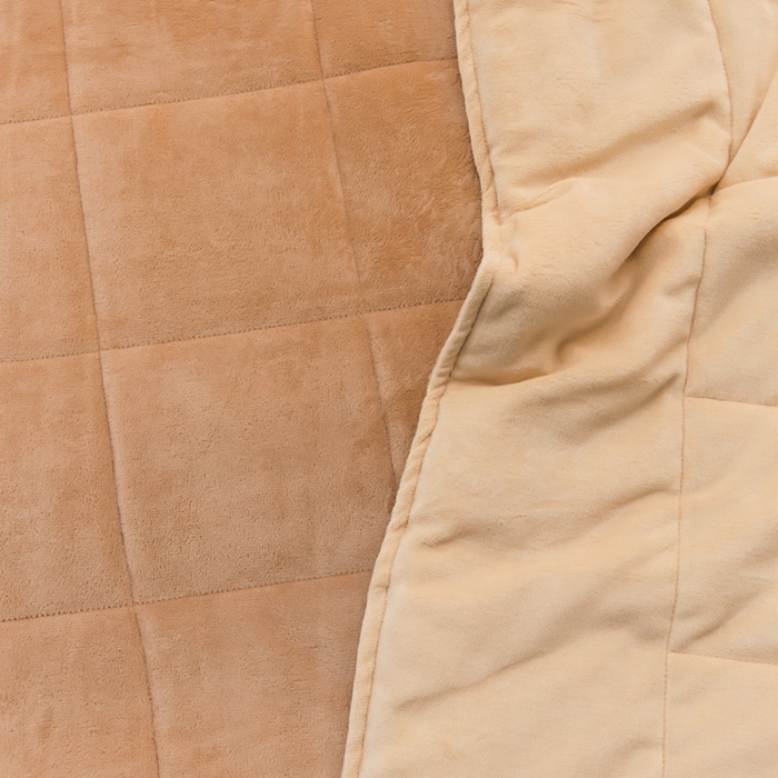 91家纺网 家纺一手货源 找家纺 恩和家纺 2025新款牛奶绒方格绗缝毯 米驼