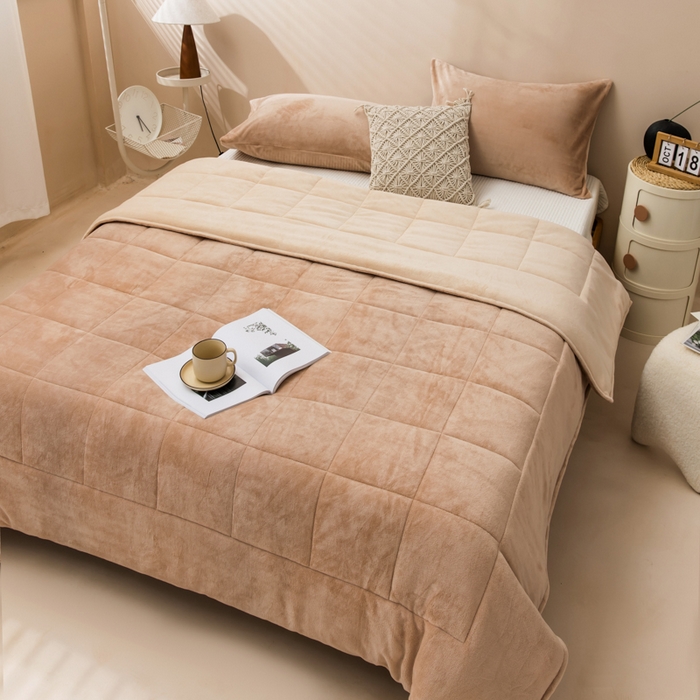 恩和家纺 2025新款牛奶绒方格绗缝毯 米驼