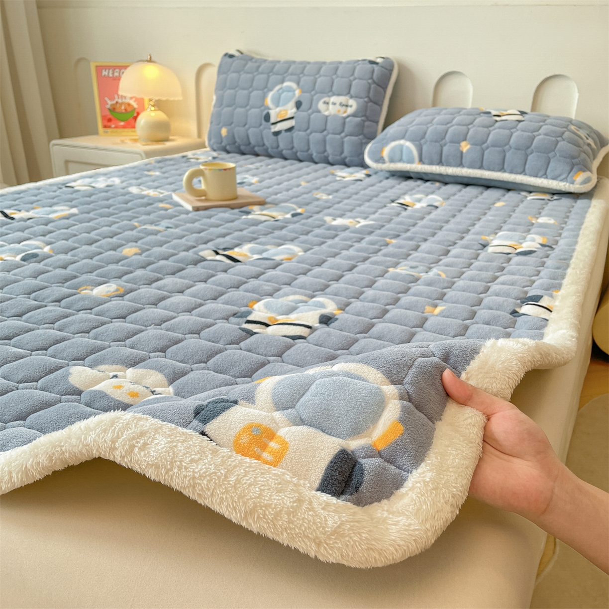 91家纺网 家纺一手货源 找家纺 （总）雯豆家纺 【加厚款】2025新款牛奶绒床垫床护垫印花小清新床褥床垫子