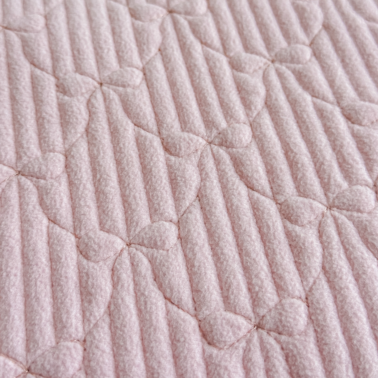 91家纺网 家纺一手货源 找家纺 手艺人家纺 2025新款高克重韩国绒三件套 HS-粉色