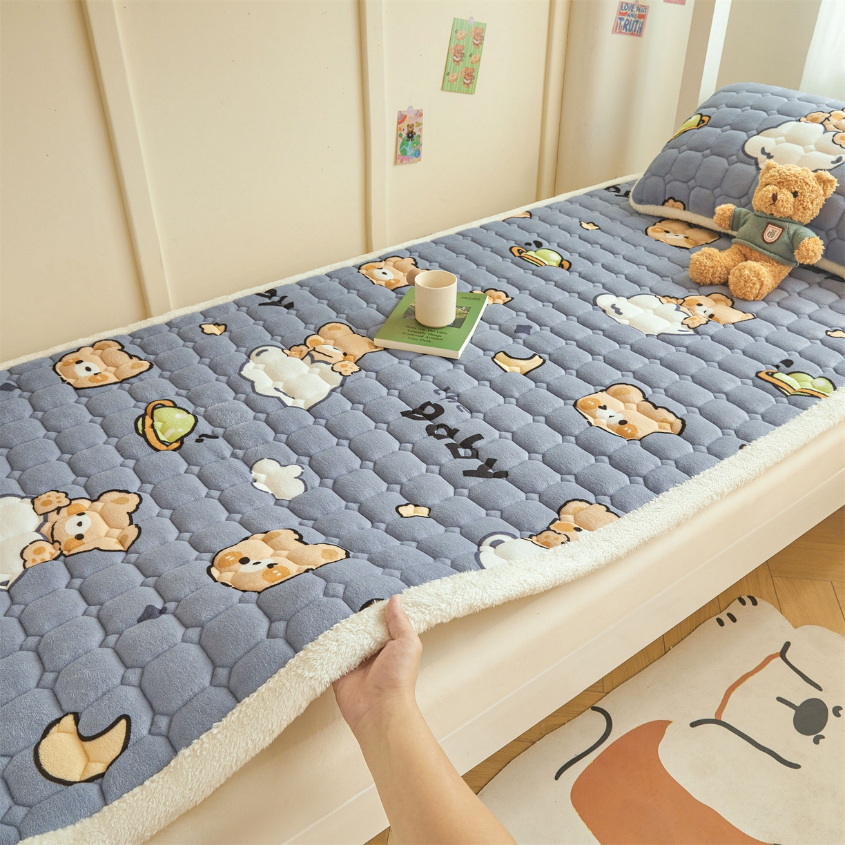 91家纺网 家纺一手货源 找家纺 雯豆家纺 【加厚款】2025新款牛奶绒床褥床垫学生宿舍床护垫子 牛奶绒床褥-云朵熊【加厚款】