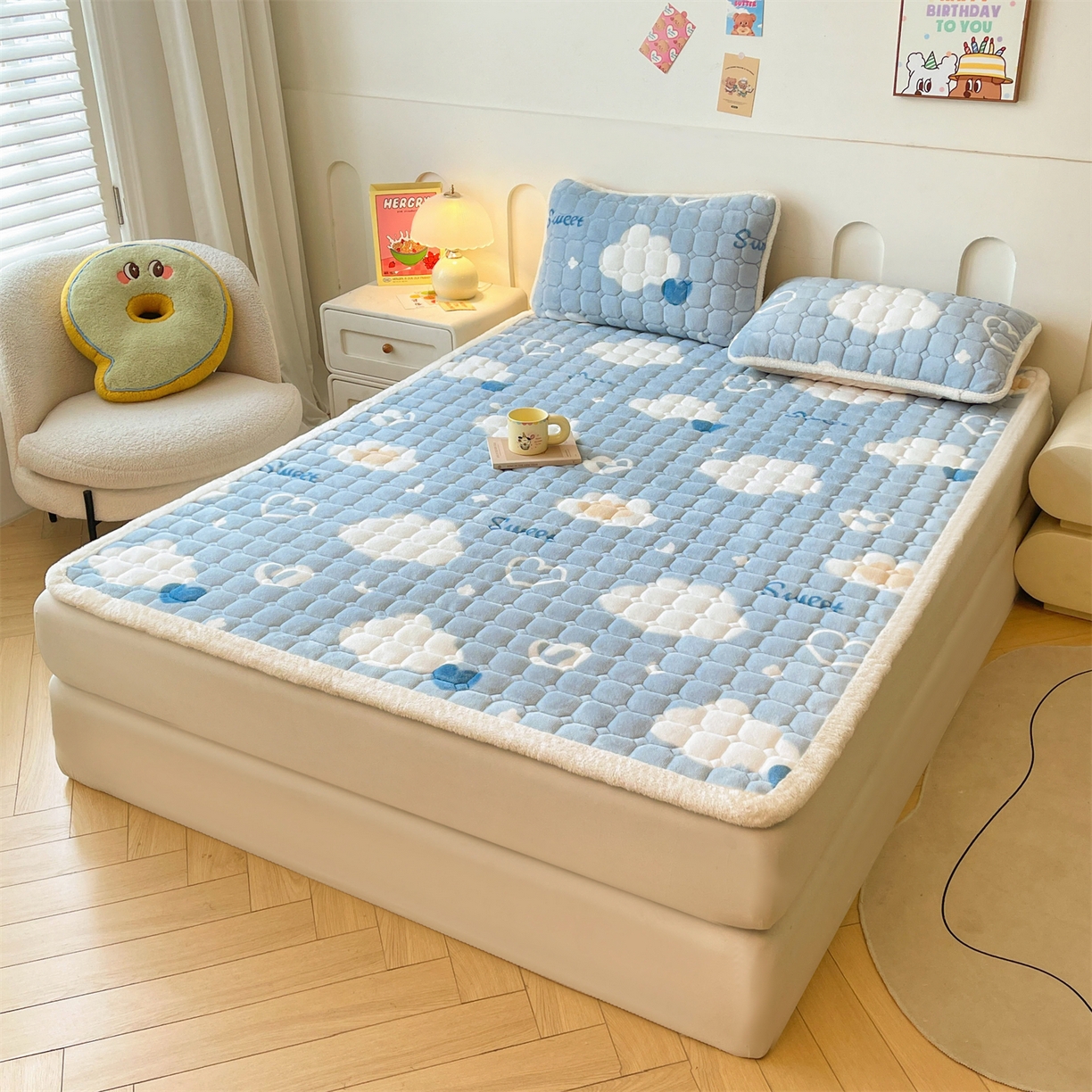 91家纺网 家纺一手货源 找家纺 雯豆家纺 【加厚款】2025新款牛奶绒床垫床护垫印花小清新床褥床垫子 牛奶绒床褥-爱心云【加厚款】