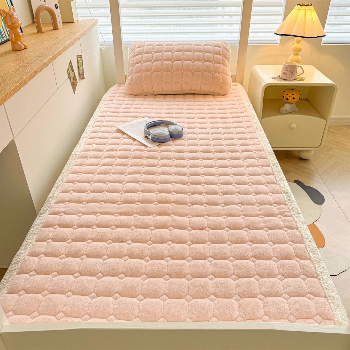 91家纺网 家纺一手货源 找家纺 （总）雯豆家纺 【加厚款】2025新款牛奶绒床褥纯色学生宿舍床垫子