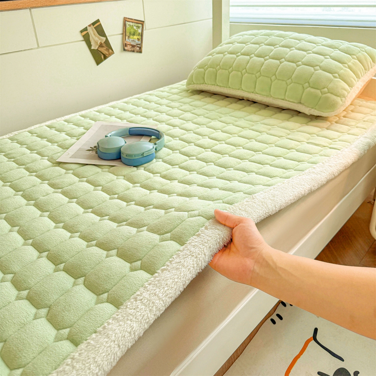 91家纺网 家纺一手货源 找家纺 雯豆家纺 【加厚款】2025新款牛奶绒床褥纯色学生宿舍床垫子 牛奶绒床褥-薄荷绿【加厚款】