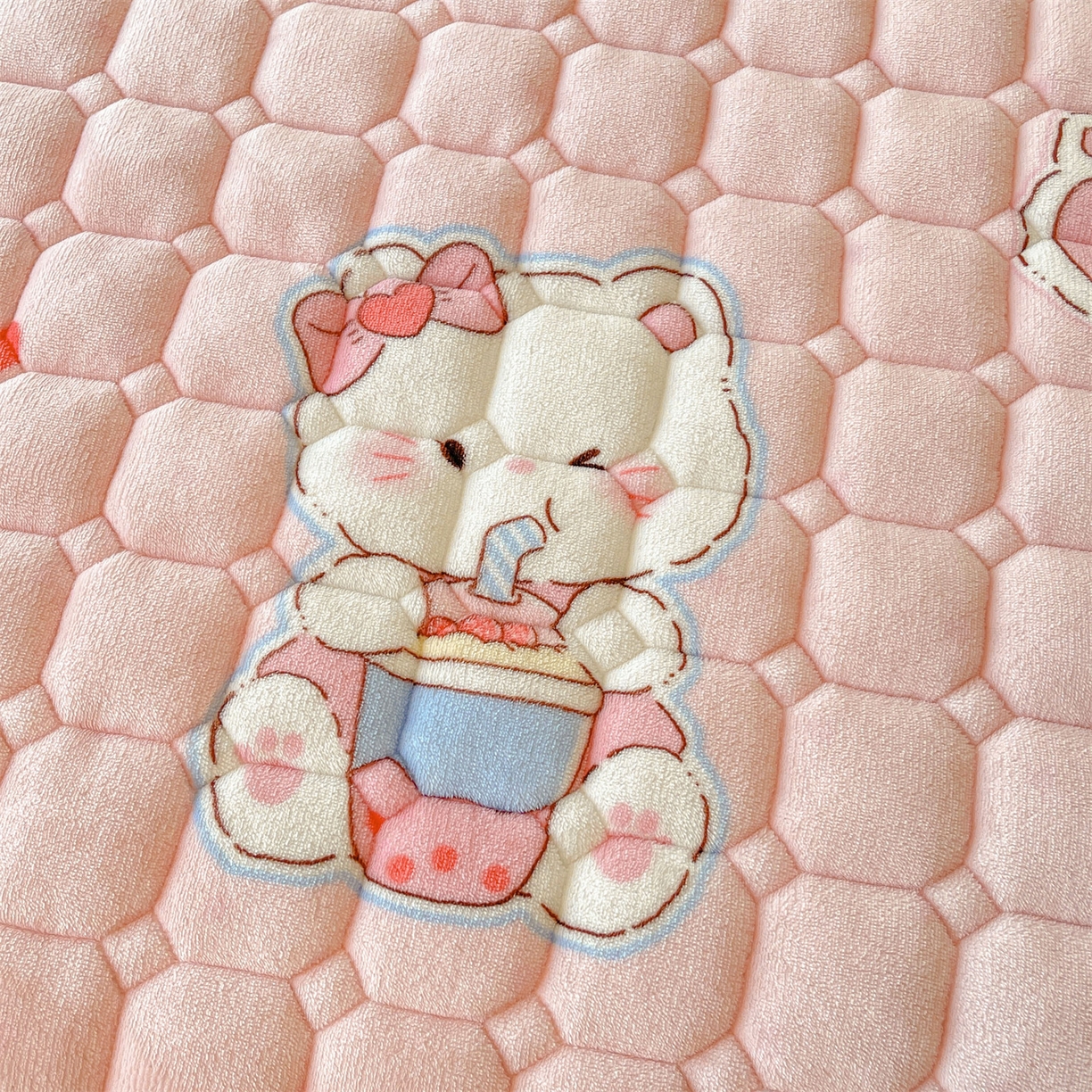 91家纺网 家纺一手货源 找家纺 雯豆家纺 【加厚款】2025新款牛奶绒床垫床护垫印花小清新床褥床垫子 牛奶绒床褥-茶杯猫咪【加厚款】