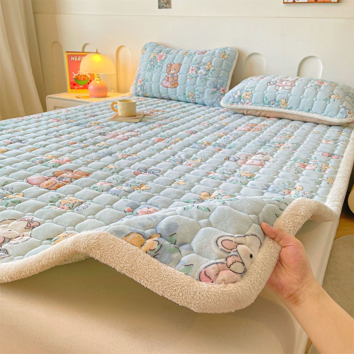 雯豆家纺 【加厚款】2025新款牛奶绒床垫床护垫印花小清新床褥床垫子 牛奶绒床褥-多彩生活【加厚款】