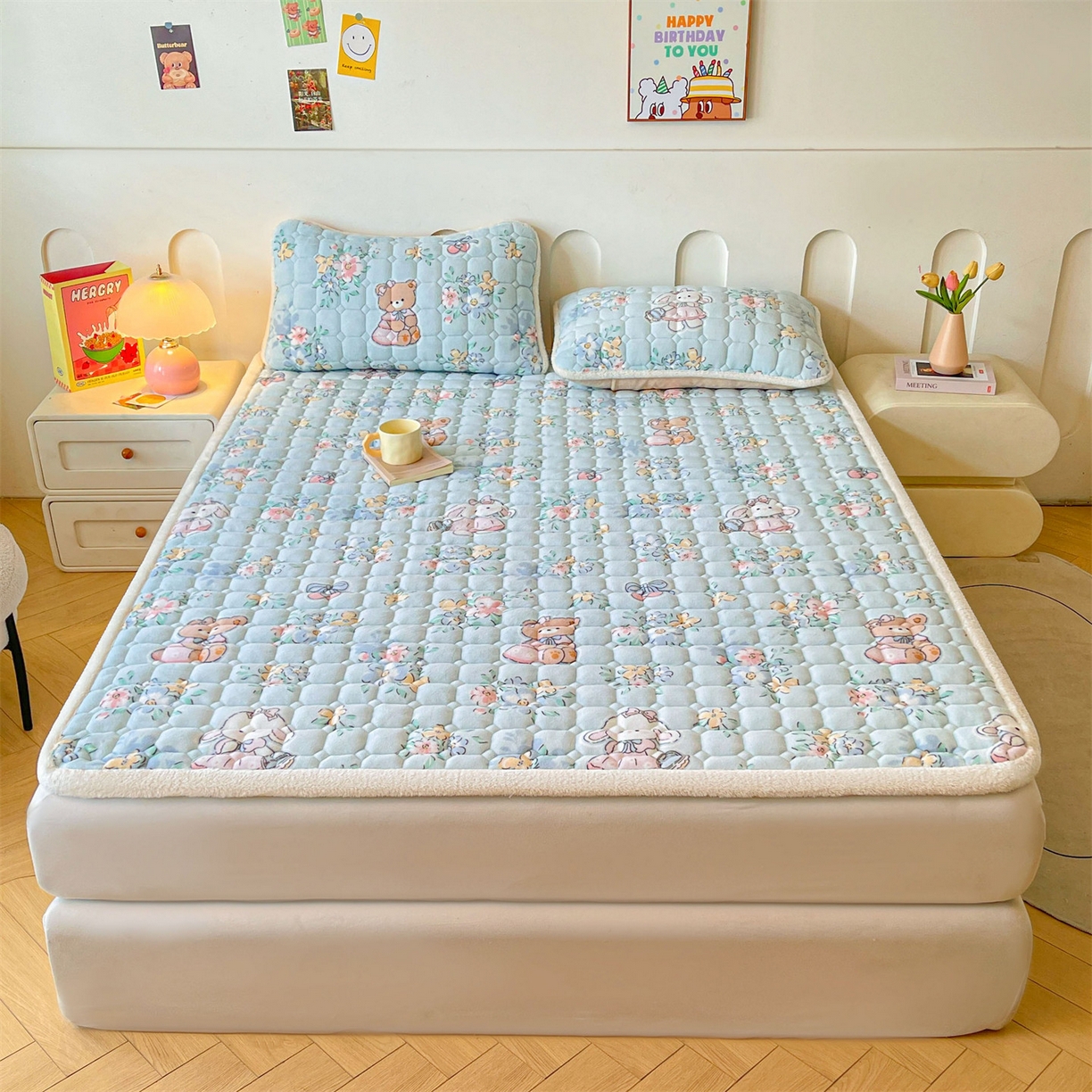 91家纺网 家纺一手货源 找家纺 雯豆家纺 【加厚款】2025新款牛奶绒床垫床护垫印花小清新床褥床垫子 牛奶绒床褥-多彩生活【加厚款】